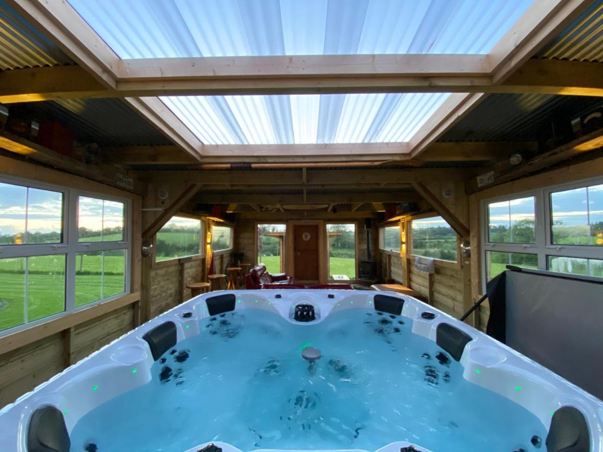 Sleeps 12 Hot Tub Sauna Cinema Pets Welcome Enniskillen Extérieur photo