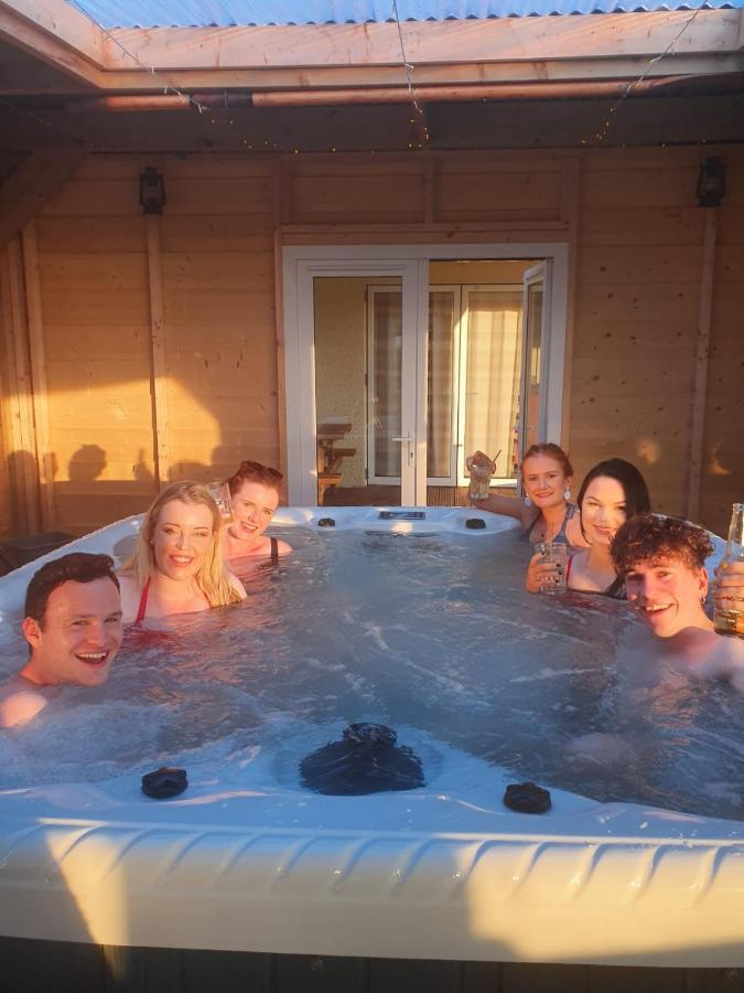Sleeps 12 Hot Tub Sauna Cinema Pets Welcome Enniskillen Extérieur photo