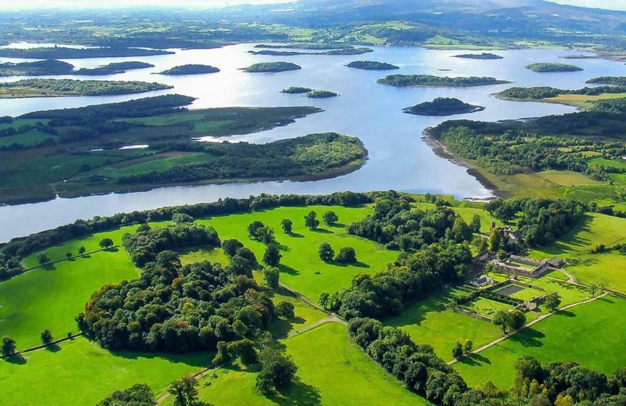 Sleeps 12 Hot Tub Sauna Cinema Pets Welcome Enniskillen Extérieur photo